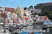 Marina Corricella, il borgo incantato di Procida 10