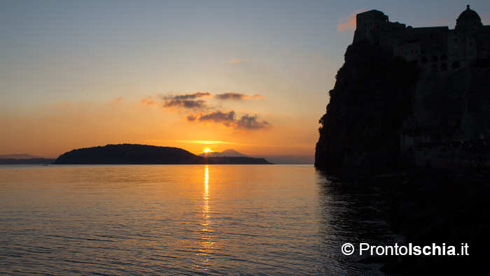 I consigli di ProntoIschia per assistere al sorgere del sole sull'isola